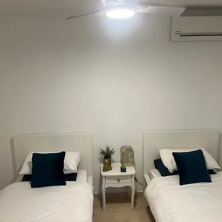 Holiday home Stunning 3 Bedroom Large House In Great Location Los Dolses