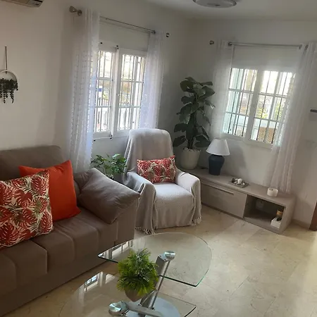 Stunning 3 Bedroom Large House In Great Location Holiday home